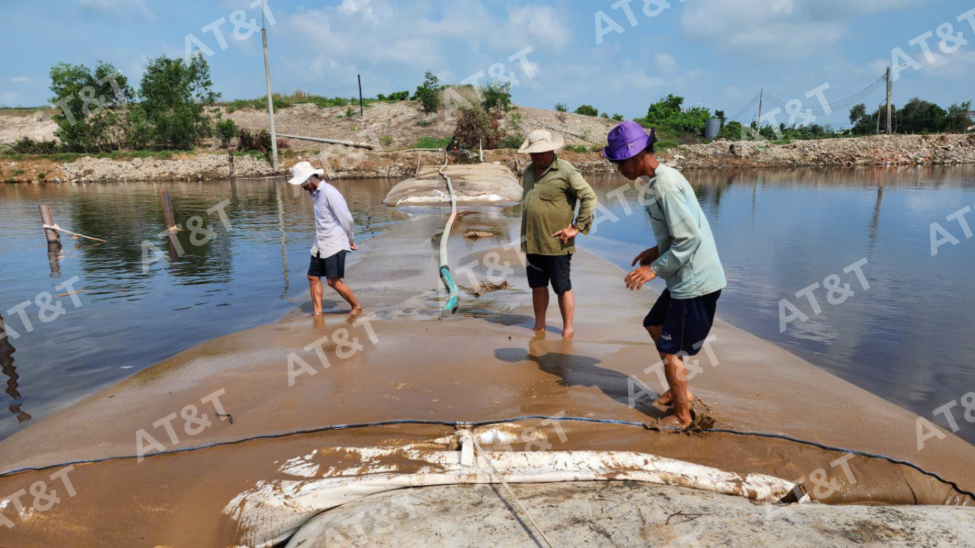 Thi công ống Geotube tại Dự án Hồ Sinh Học Vĩnh Long