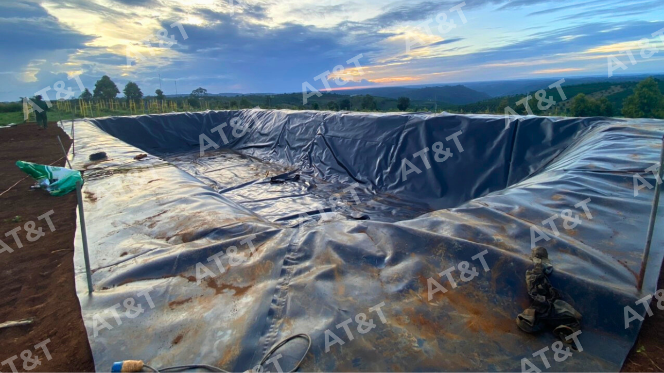 Thi công bạt HDPE tại hồ chứa nước