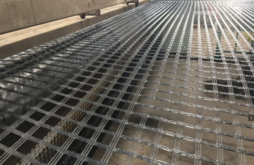 Cận cảnh cấu trúc lưới địa kỹ thuật sợi thủy tinh 