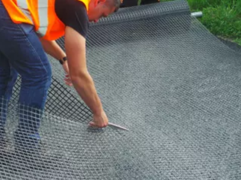 Lưới địa kỹ thuật giúp tăng khả năng chịu tải cho nền đường