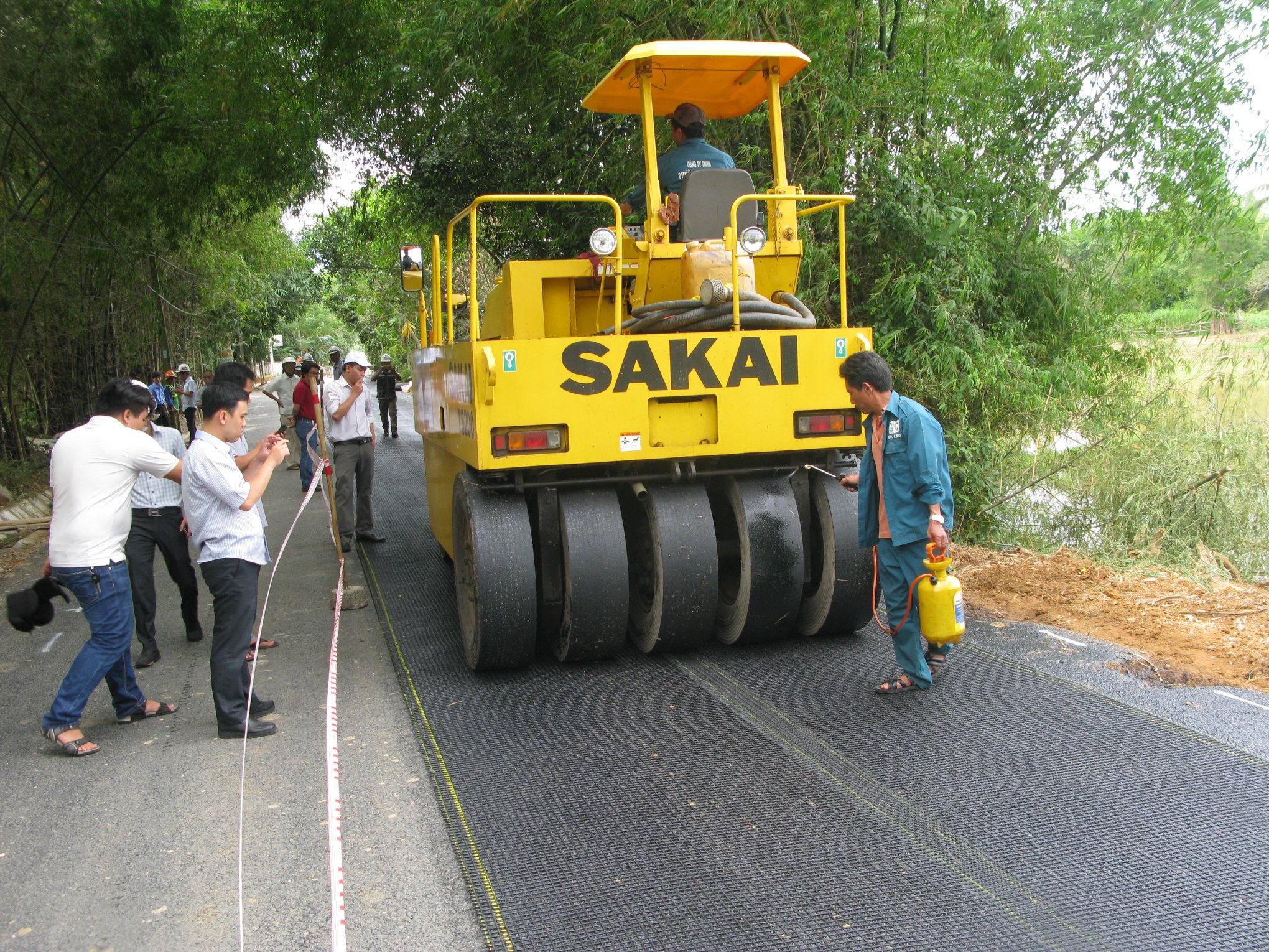 Thi công đúng kỹ thuật quyết định hiệu quả của lưới địa kỹ thuật.