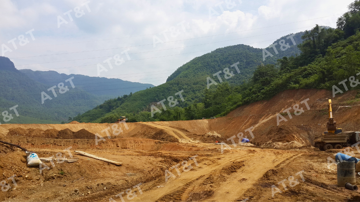 Công tác chuẩn bị mặt bằng thi công màng HDPE lót đáy bãi rác