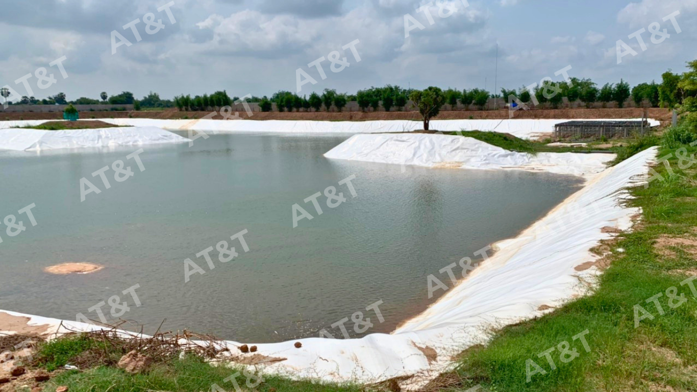 Ứng dụng bạt HDPE và vải địa kỹ thuật làm hồ cảnh quan