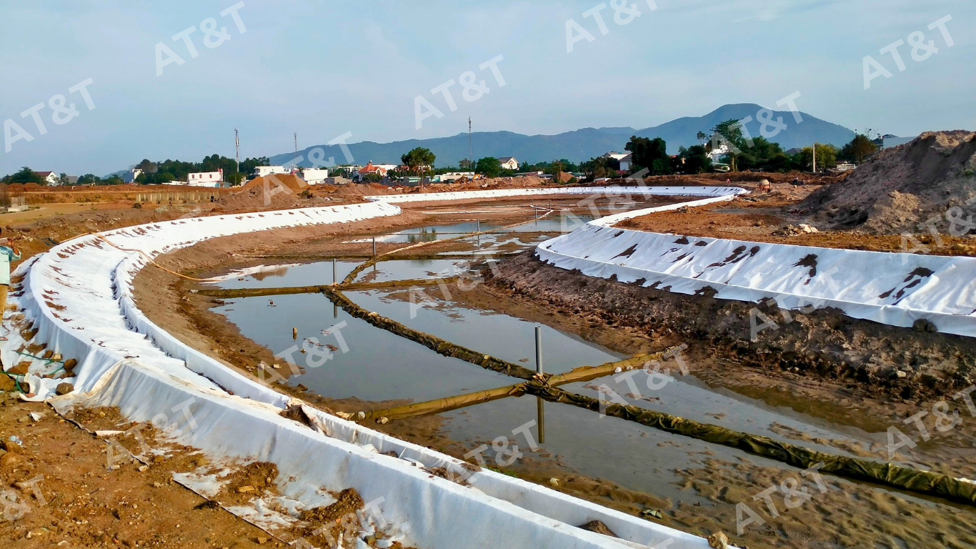 Trải vải địa kỹ thuật không dệt lót hồ cảnh quan