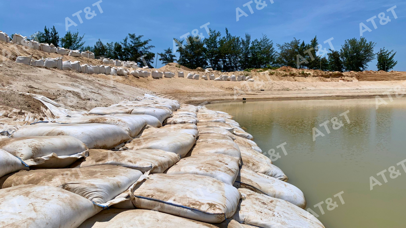 Lắp đặt và xếp bao Geobag theo cao độ thiết kế