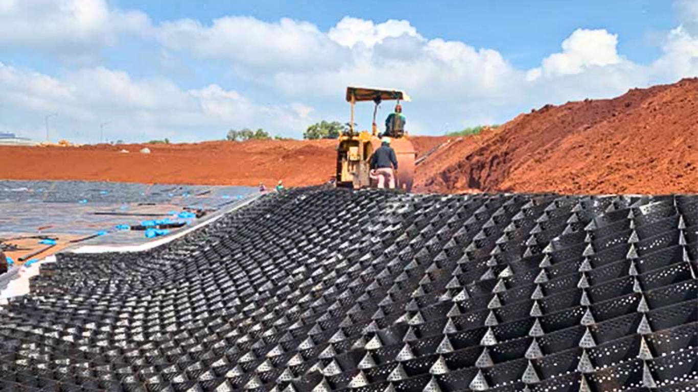 Bảo vệ mái taluy bằng ô địa kỹ thuật HDPE