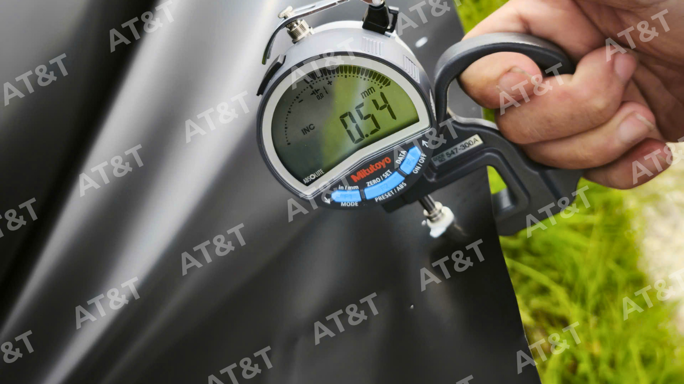 Kiểm tra độ dày bạt HDPE thực tế
