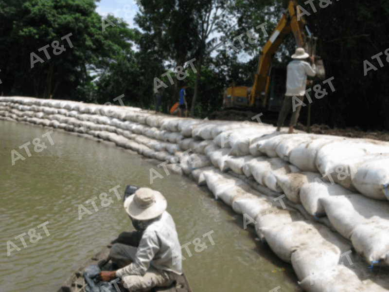 Tuyến kè bao Goebag tại Hậu Giang