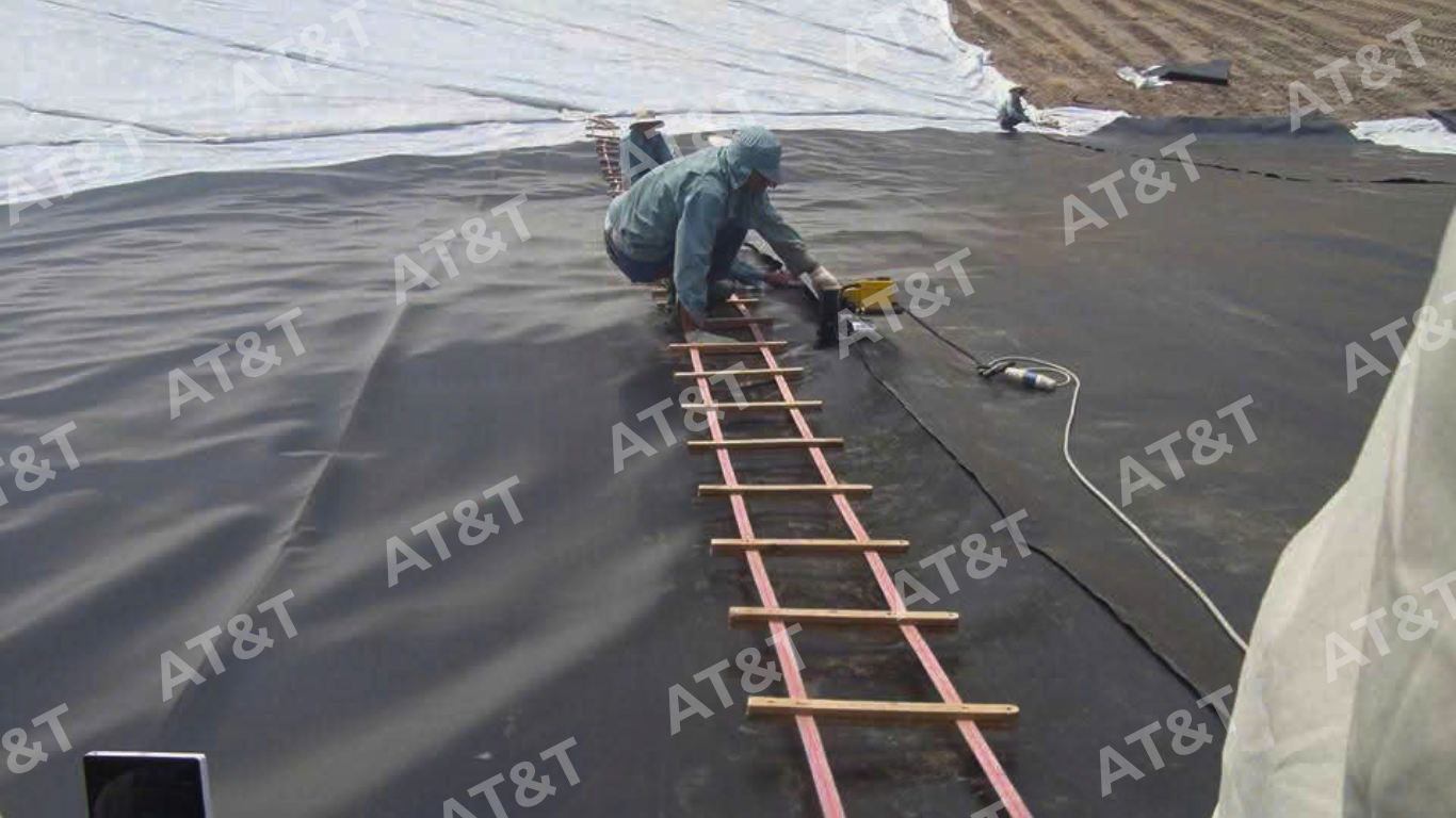 Thi công máy hàn kép theo đúng cách hàn màng HDPE chuyên nghiệp
